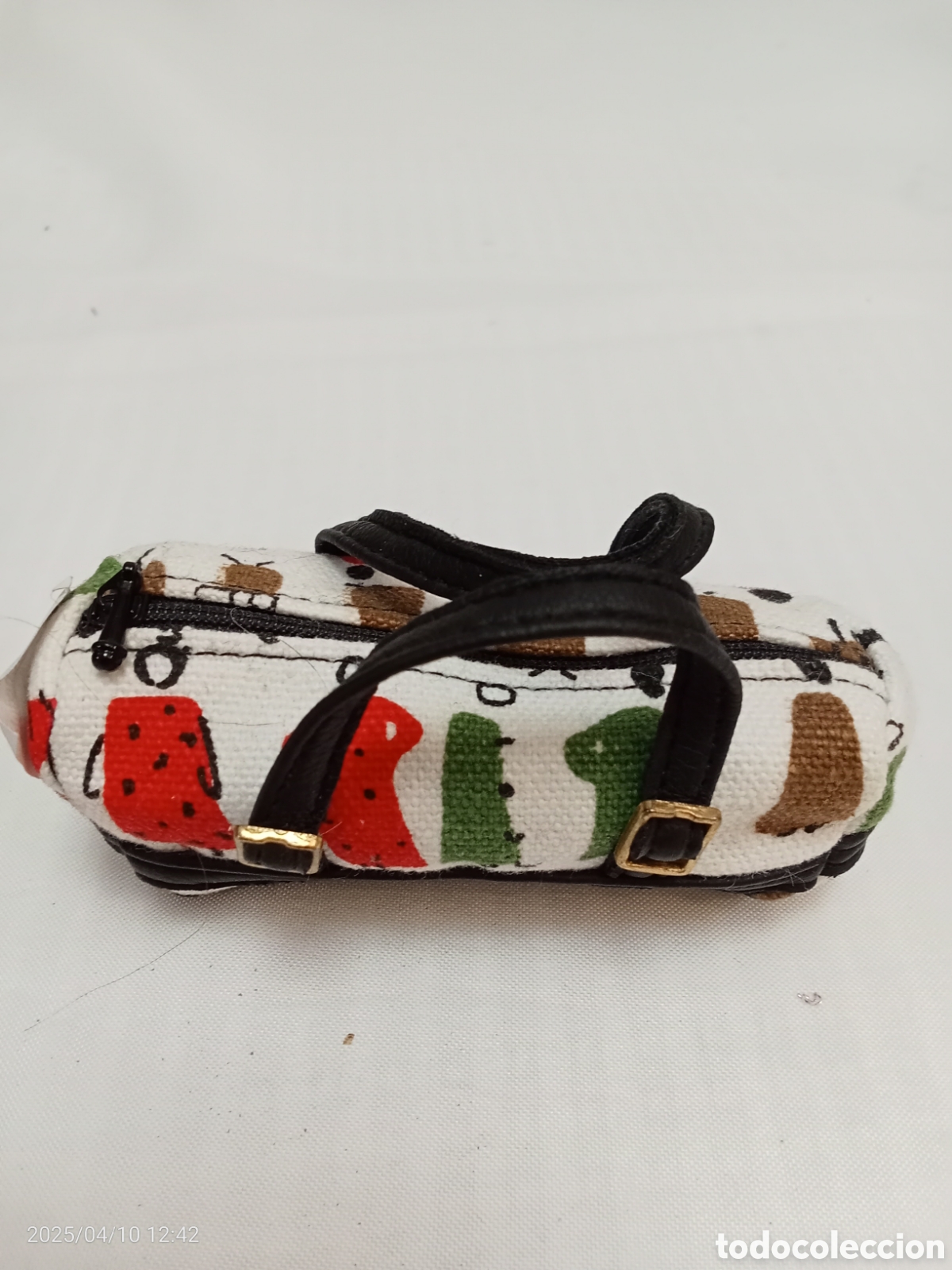Mu&ntilde;ecas modernas: BOLSO MU&Ntilde;ECA BLANCO NEGRO ROJO Y MARR&Oacute;N - Foto 1