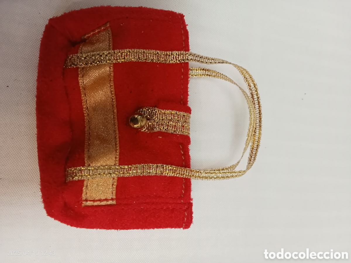 Mu&ntilde;ecas modernas: BOLSO MU&Ntilde;ECA ROJO Y DORADO - Foto 3
