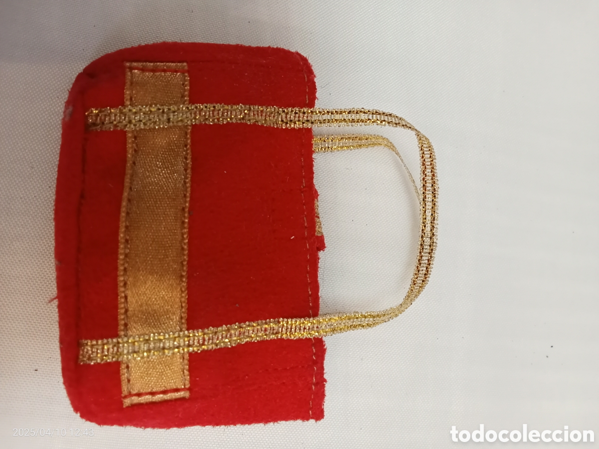Mu&ntilde;ecas modernas: BOLSO MU&Ntilde;ECA ROJO Y DORADO - Foto 4