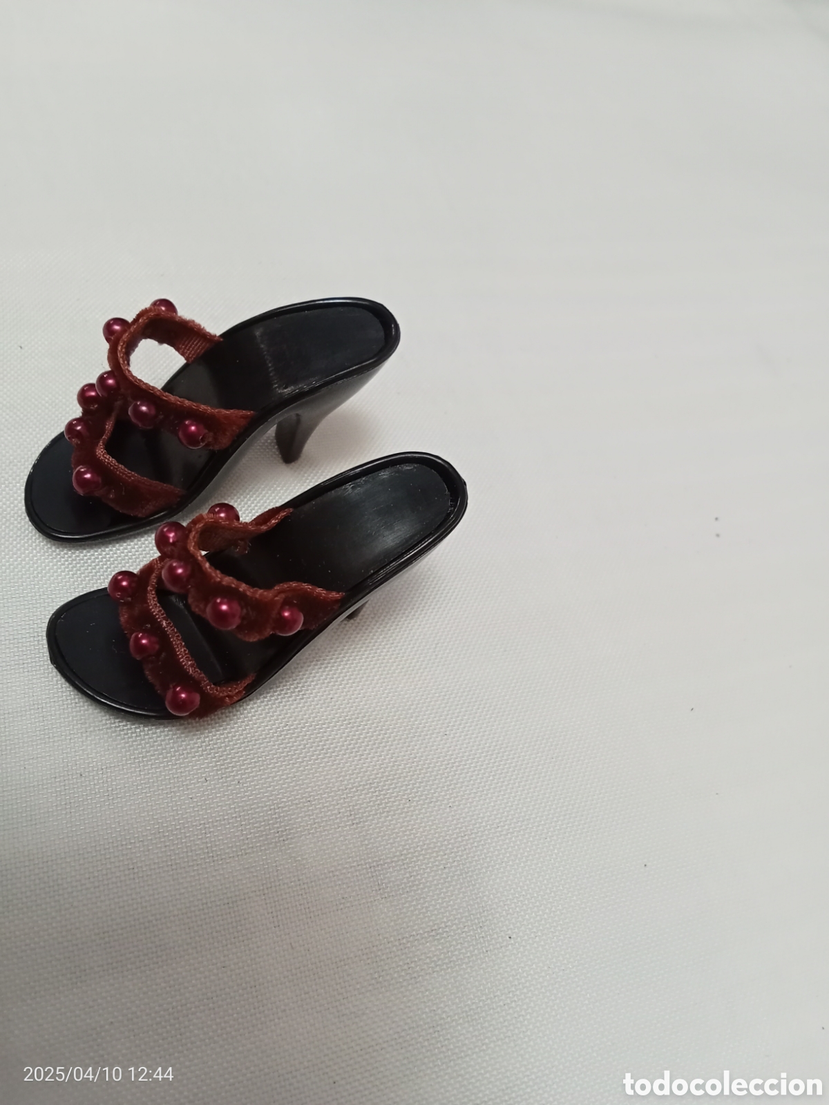 Mu&ntilde;ecas modernas: ZAPATO TAC&Oacute;N MU&Ntilde;ECA NEGRO Y BURDEO - Foto 2