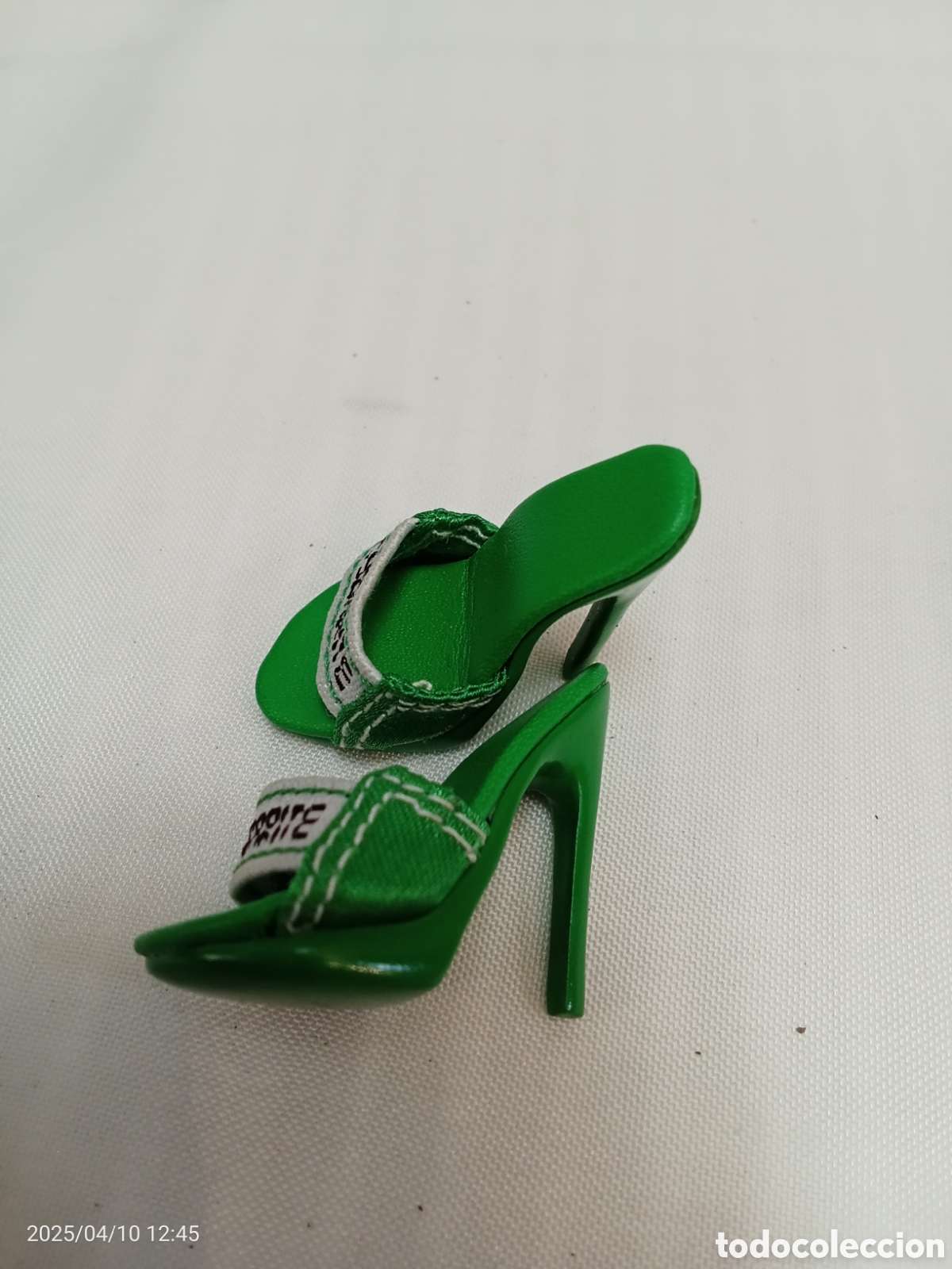 Mu&ntilde;ecas modernas: ZAPATO TAC&Oacute;N MU&Ntilde;ECA VERDE Y BLANCO - Foto 3