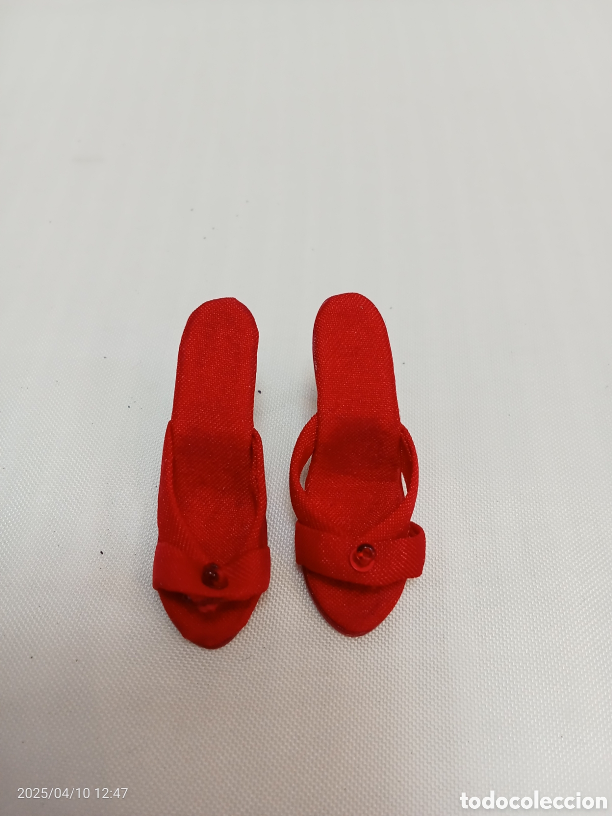 Mu&ntilde;ecas modernas: ZAPATO MU&Ntilde;ECA TAC&Oacute;N ROJO - Foto 1