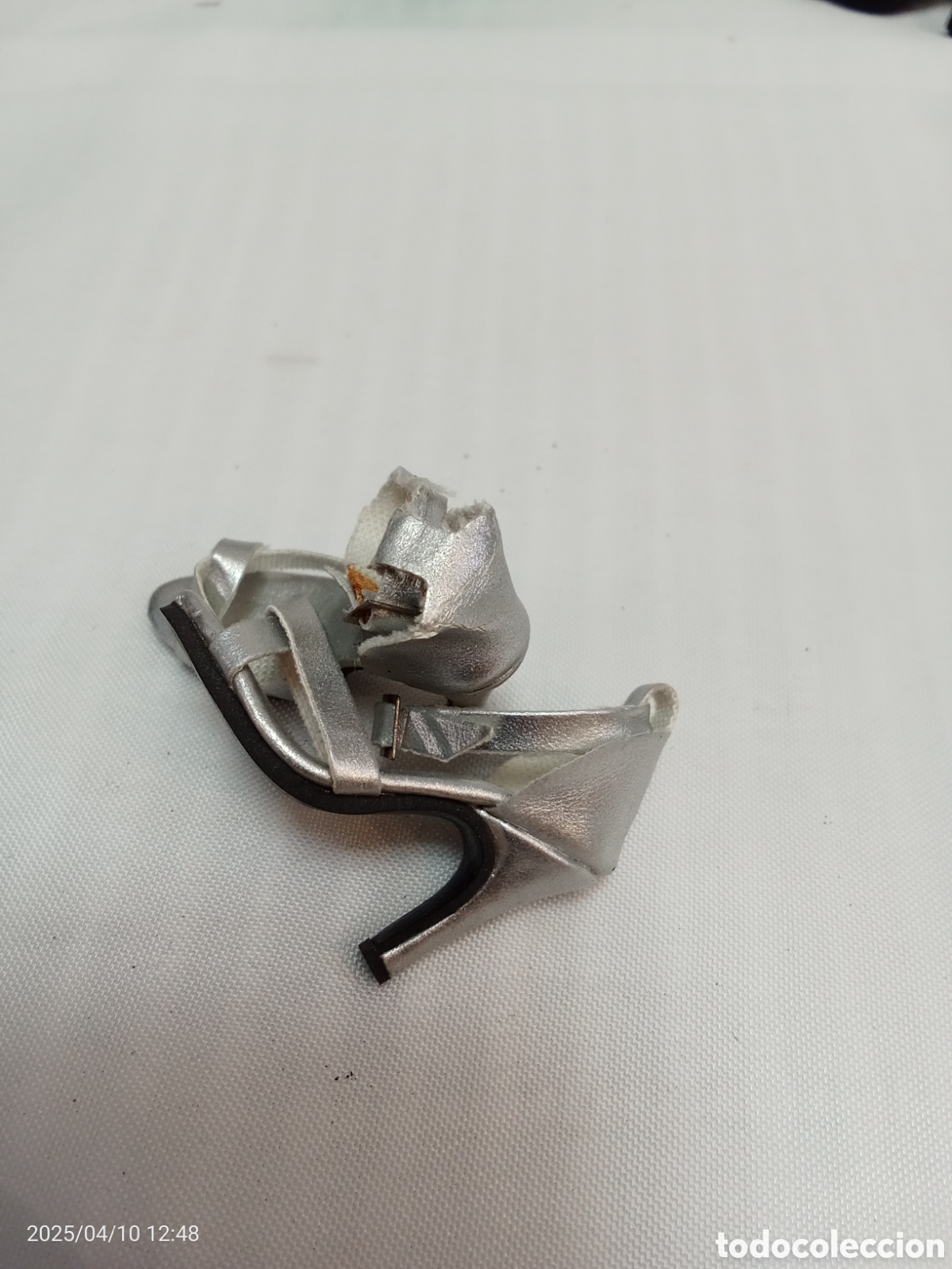 Mu&ntilde;ecas modernas: ZAPATO MU&Ntilde;ECA TAC&Oacute;N PLATA - Foto 3