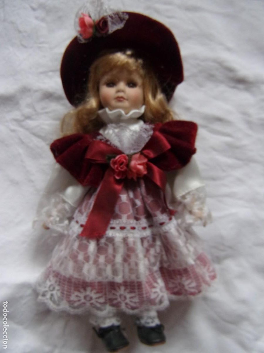 Mu&ntilde;ecas modernas: Mu&ntilde;eca antigua de porcelana - Foto 1
