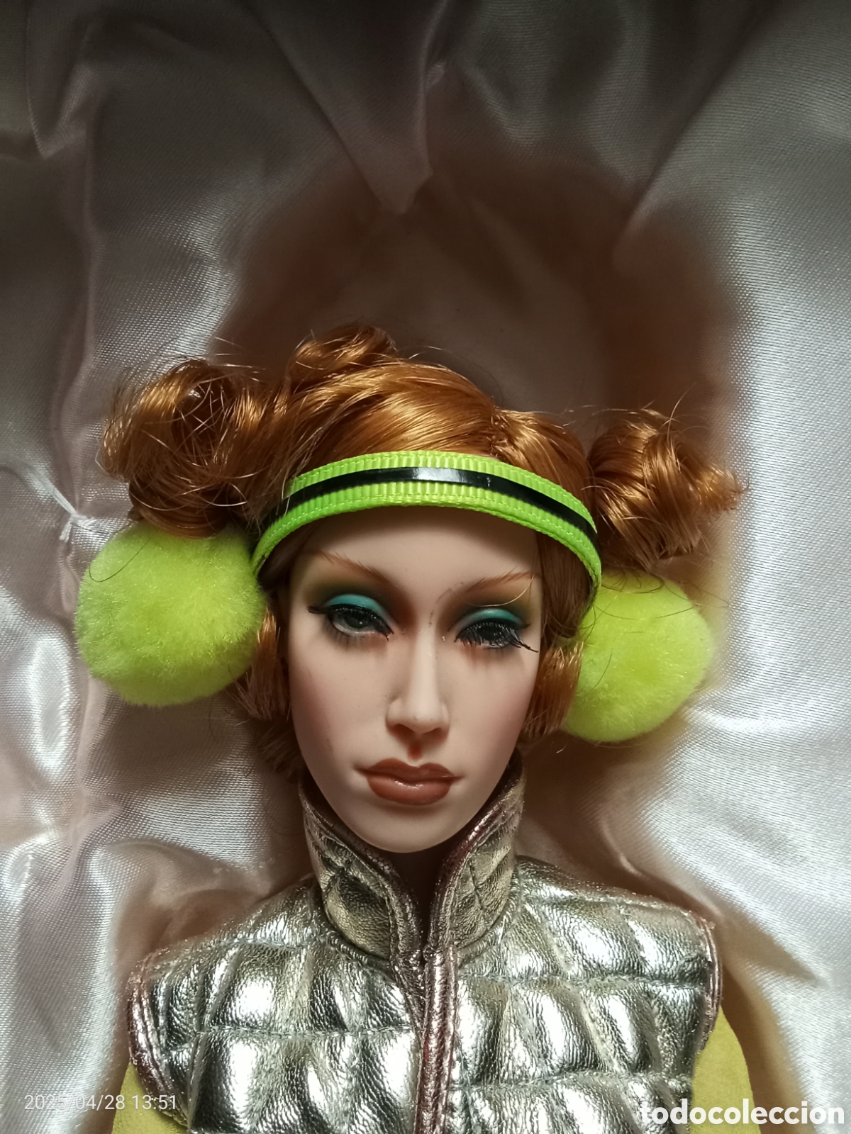 Mu&ntilde;ecas modernas: MU&Ntilde;ECA SUPERDOLL ARTICULADA 2011- - Foto 2