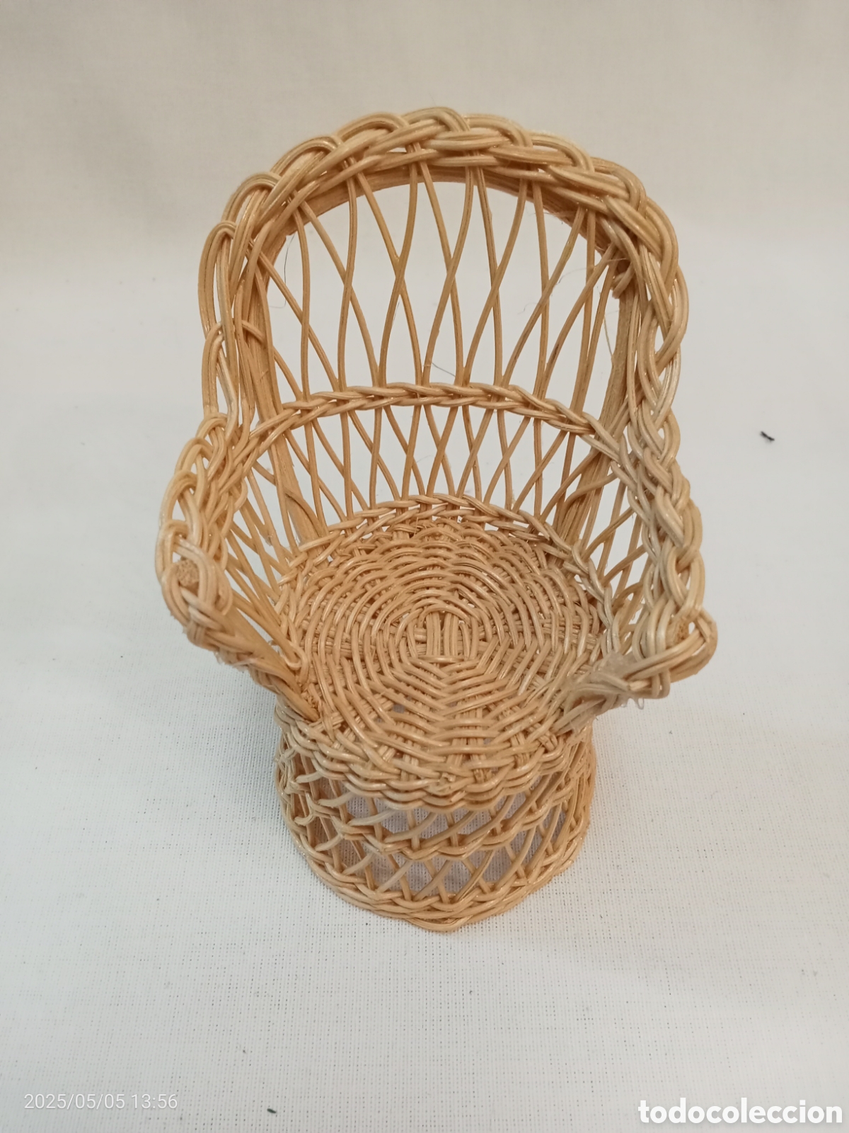 Mu&ntilde;ecas modernas: SILL&Oacute;N ANTIGUO EN MIMBRE PARA MU&Ntilde;ECA - Foto 1