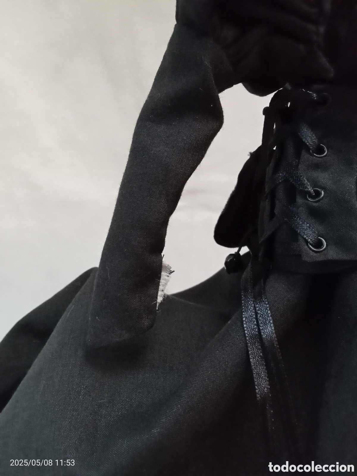Mu&ntilde;ecas modernas: VESTIDO NEGRO CON CAPA PARA MU&Ntilde;ECA MAGO DE OZ - Foto 5
