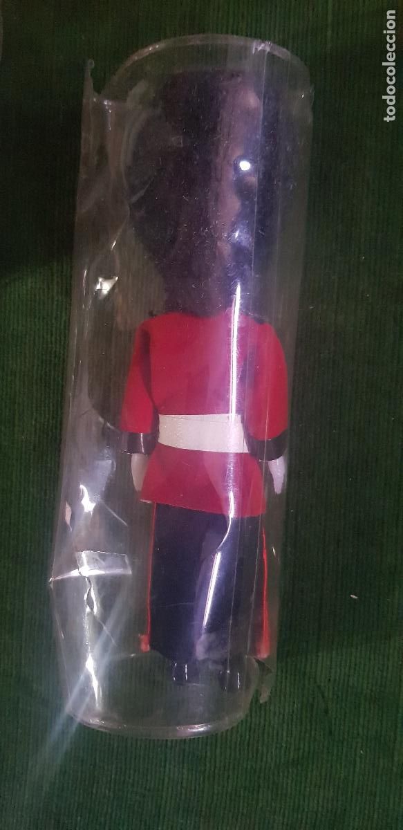 Mu&ntilde;ecas modernas: GUARDIA DE PALACIO BUCKINGHAIN - Foto 2