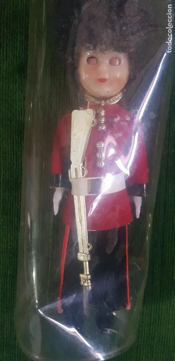 Mu&ntilde;ecas modernas: GUARDIA DE PALACIO BUCKINGHAIN - Foto 3