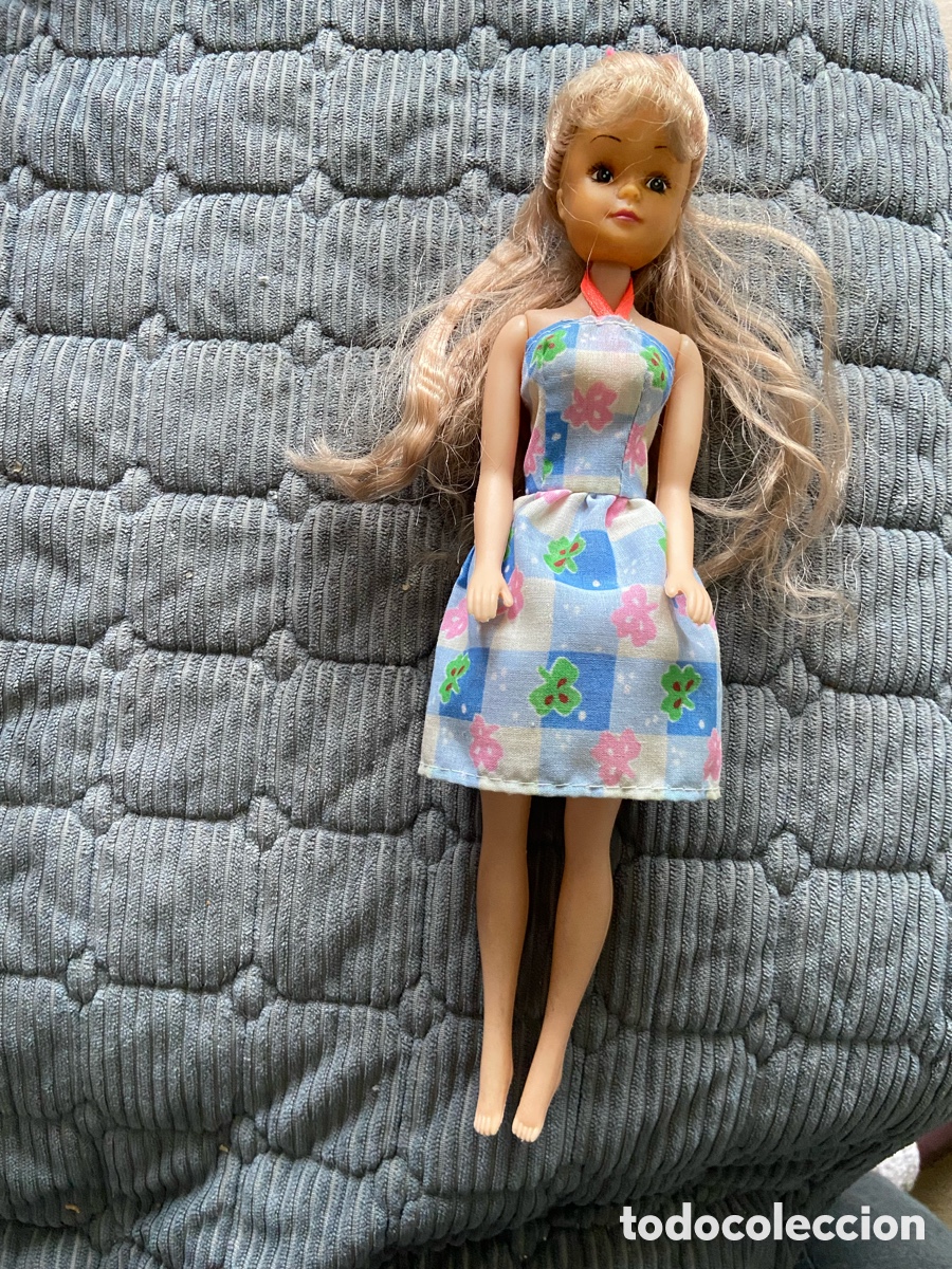 Mu&ntilde;ecas modernas: Mu&ntilde;eca tipo Barbie a&ntilde;os 90 - Foto 1
