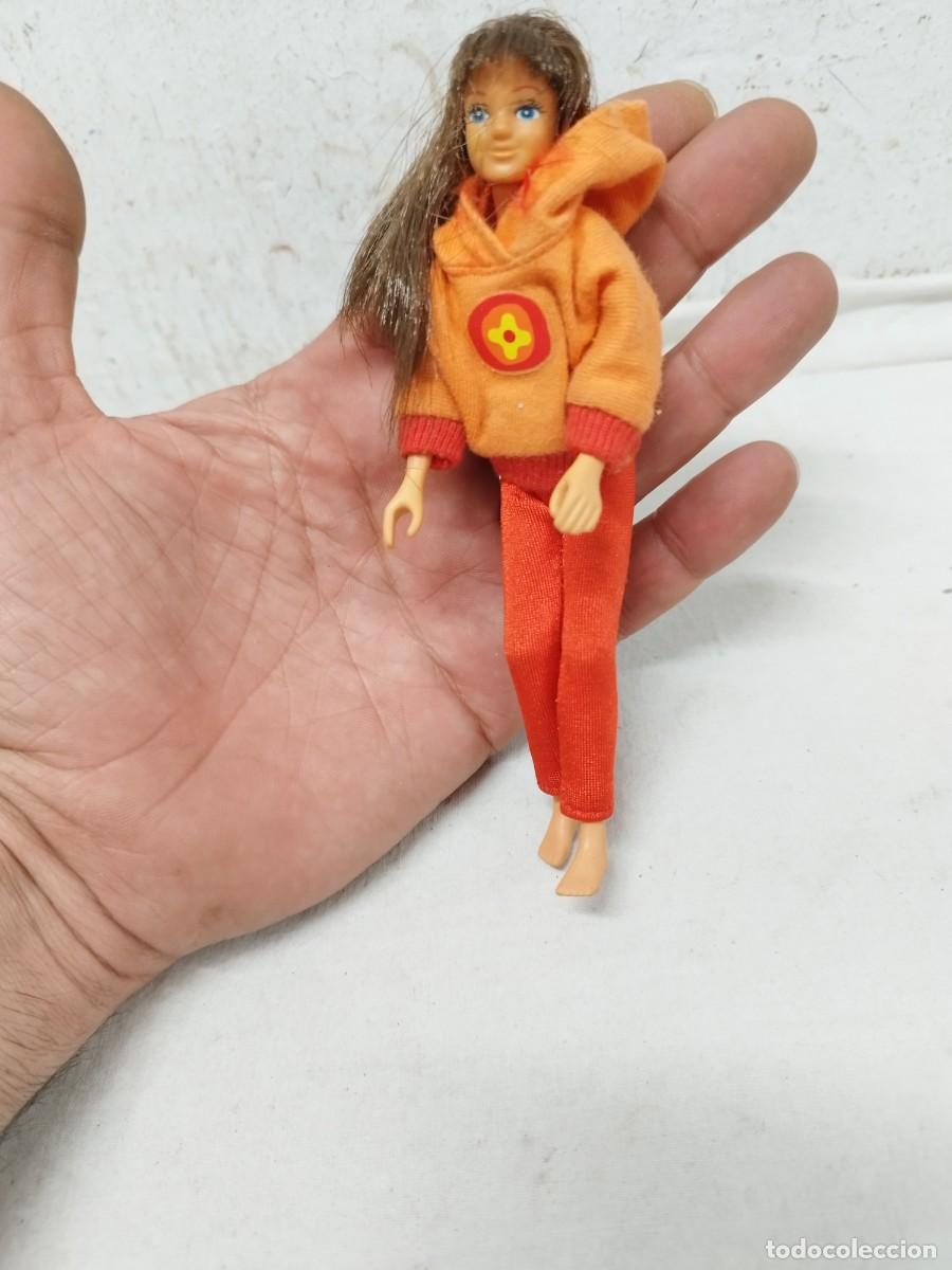 Mu&ntilde;ecas modernas: Antigua mu&ntilde;eca Andrea, lego scala. - Foto 1