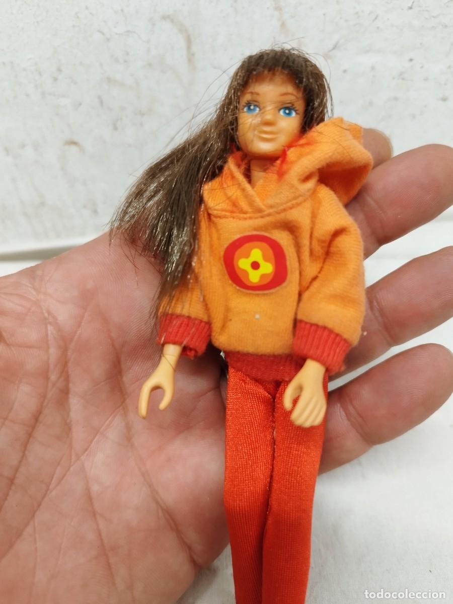 Mu&ntilde;ecas modernas: Antigua mu&ntilde;eca Andrea, lego scala. - Foto 2