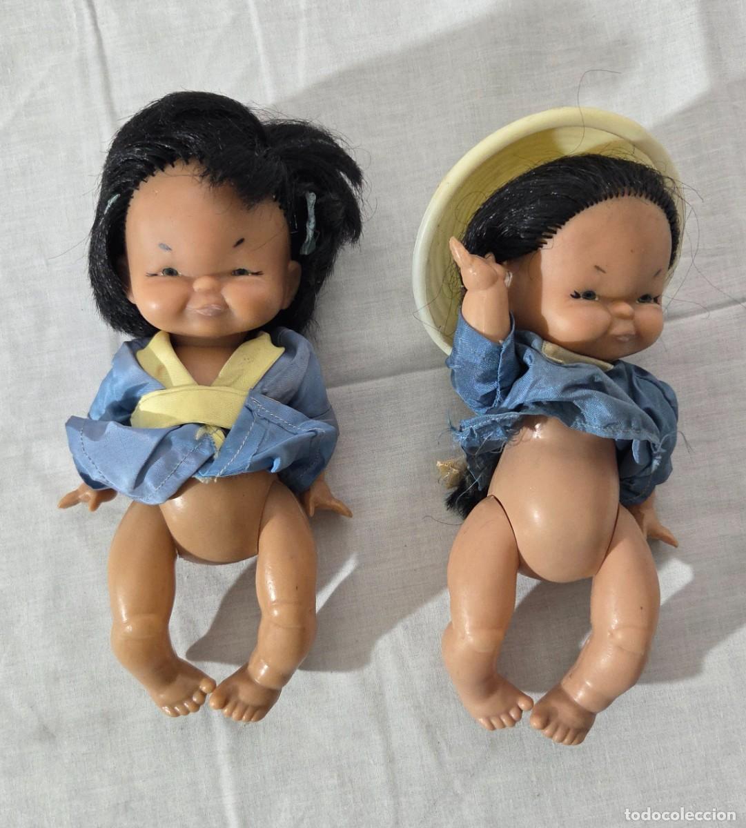 Mu&ntilde;ecas modernas: Pareja de mu&ntilde;ecas chinas en plastico o celuloide - Foto 1