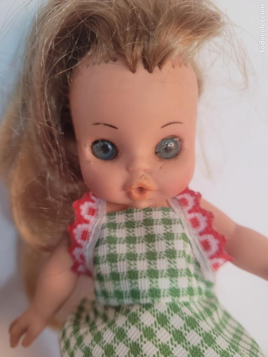 Mu&ntilde;ecas modernas: mu&ntilde;eca mini furga casta&ntilde;a - Foto 2