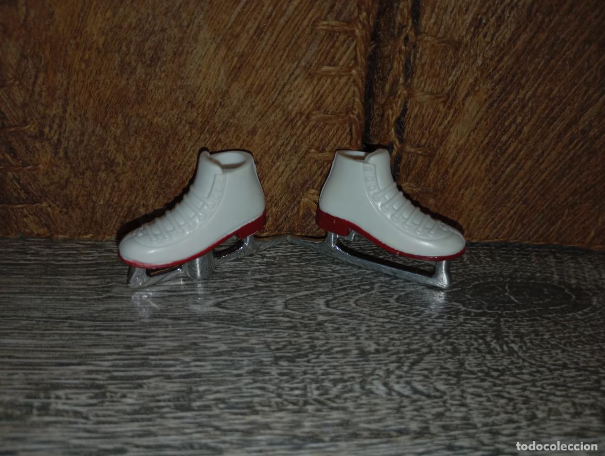 Mu&ntilde;ecas modernas: Zapatos botas de eskiar de mu&ntilde;eca Bratz - Foto 1
