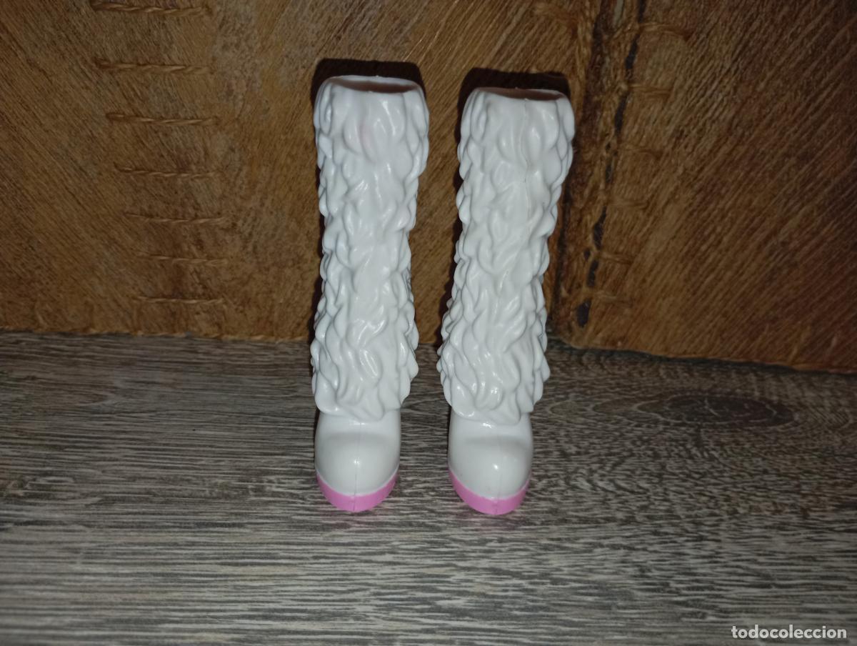 Mu&ntilde;ecas modernas: botas zapatos de mu&ntilde;eca Bratz - Foto 2