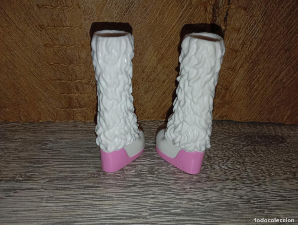 Mu&ntilde;ecas modernas: botas zapatos de mu&ntilde;eca Bratz - Foto 3