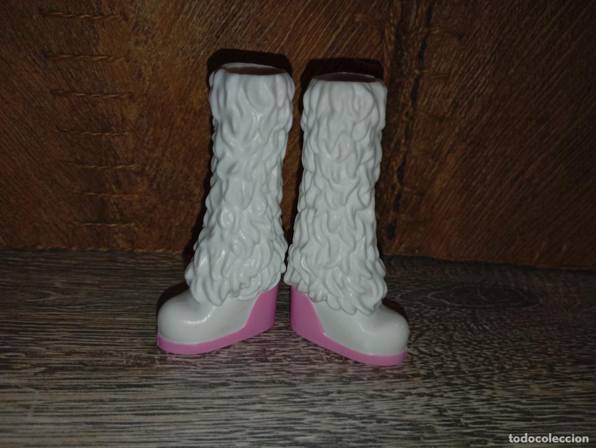 Mu&ntilde;ecas modernas: botas zapatos de mu&ntilde;eca Bratz - Foto 1