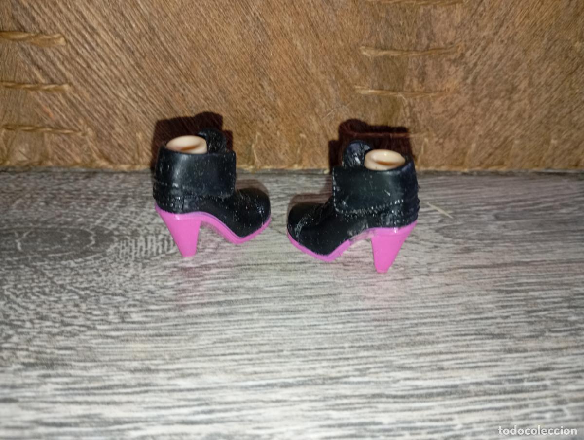 Mu&ntilde;ecas modernas: zapatos botas de mu&ntilde;eca Bratz - Foto 2