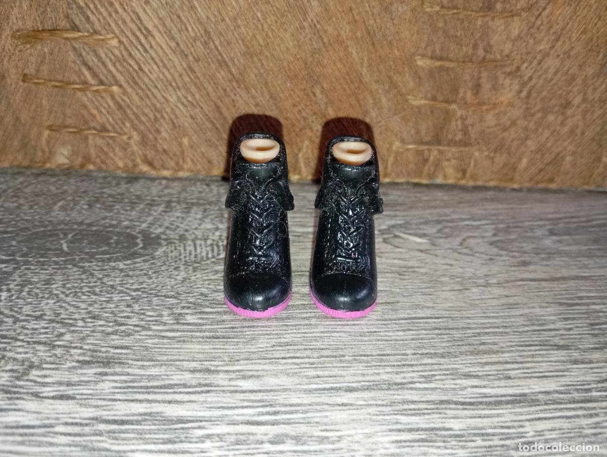 Mu&ntilde;ecas modernas: zapatos botas de mu&ntilde;eca Bratz - Foto 3