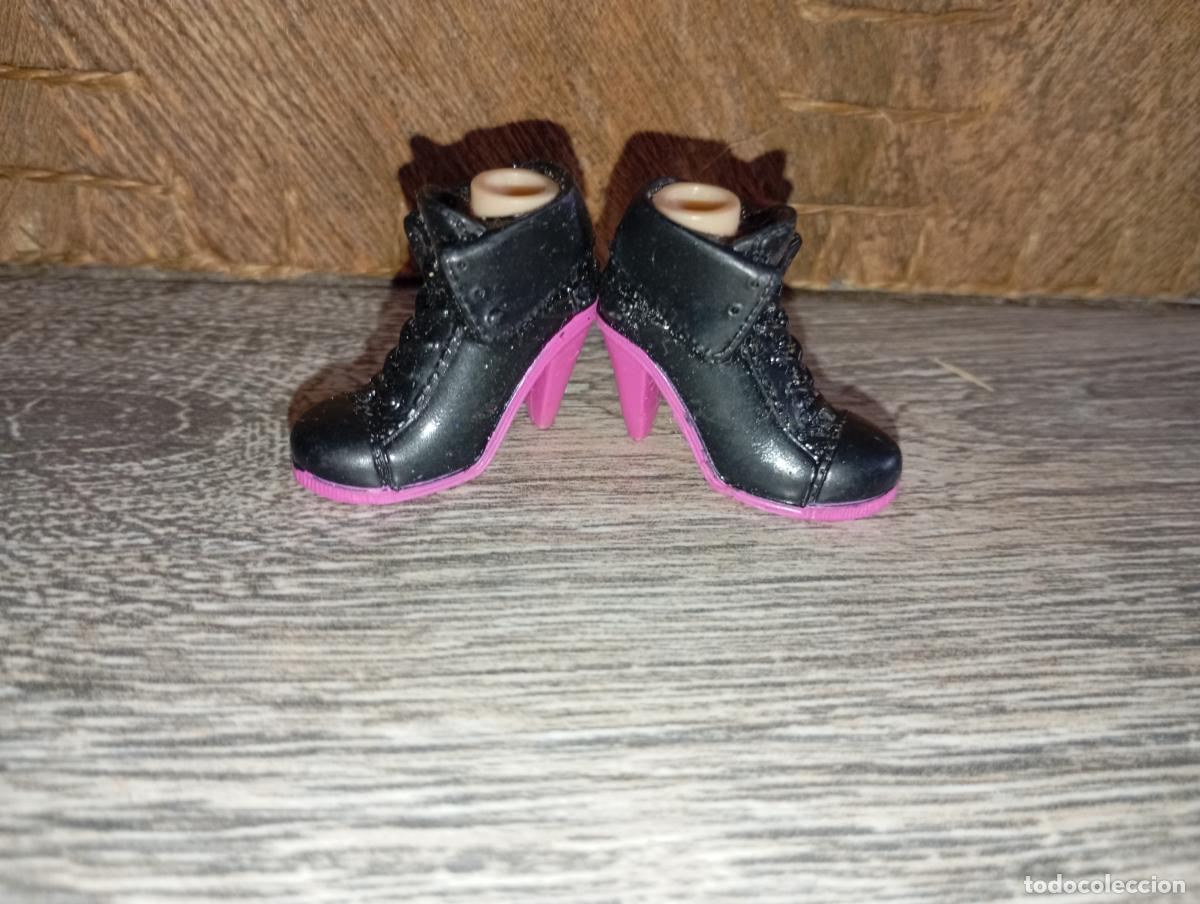 Mu&ntilde;ecas modernas: zapatos botas de mu&ntilde;eca Bratz - Foto 1