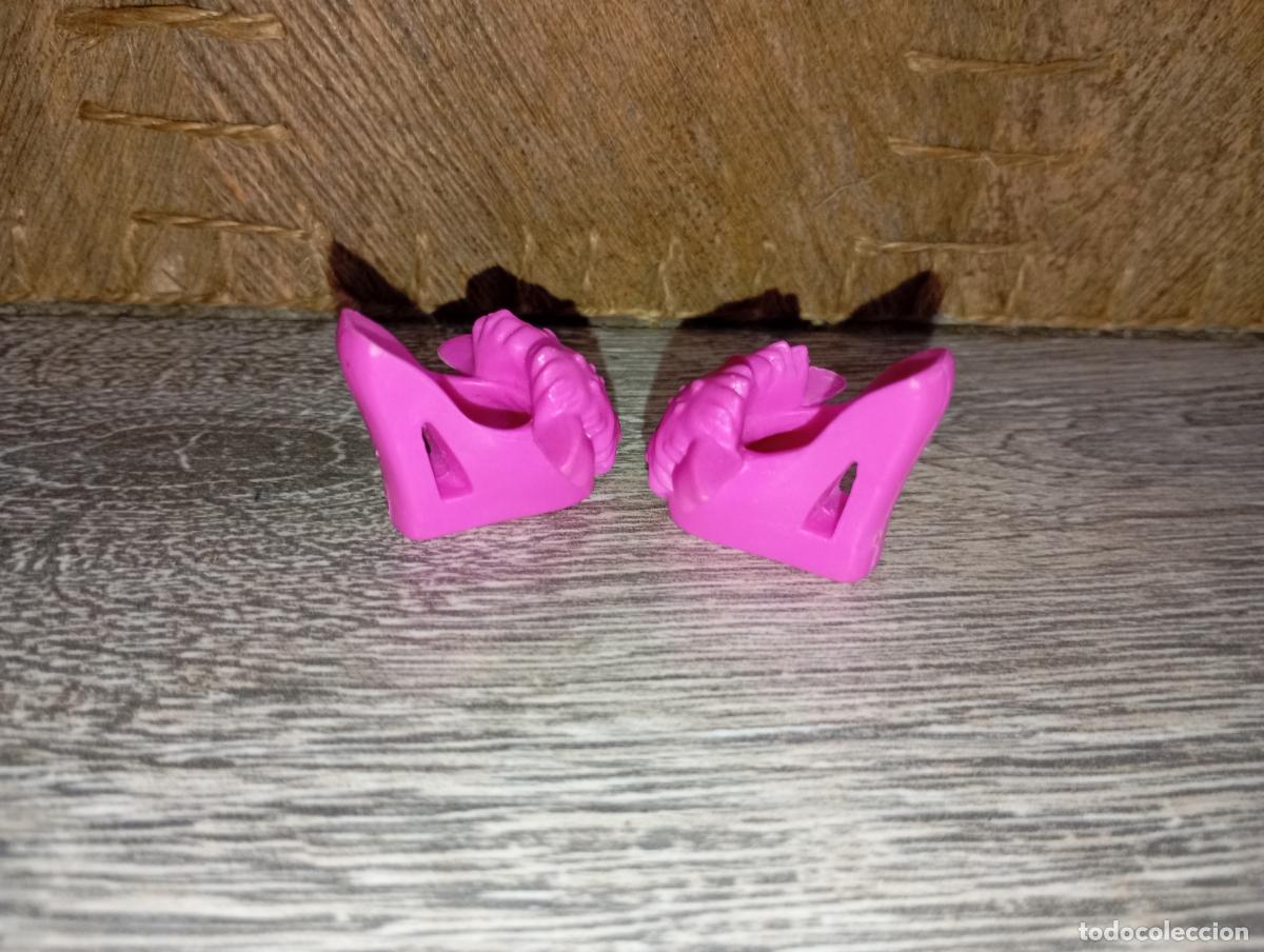 Mu&ntilde;ecas modernas: zapatos de mu&ntilde;eca monster high - Foto 3