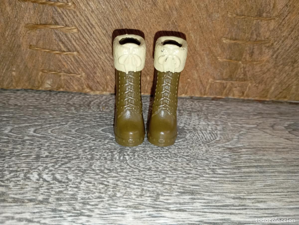 Mu&ntilde;ecas modernas: Zapatos botas de mu&ntilde;eca bratz - Foto 2