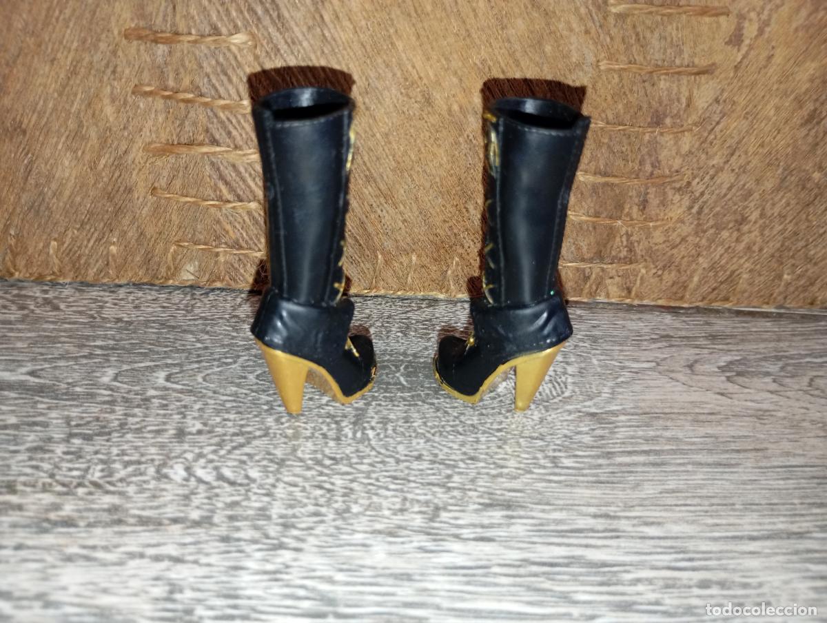 Mu&ntilde;ecas modernas: Zapatos botas de mu&ntilde;eca bratz - Foto 3