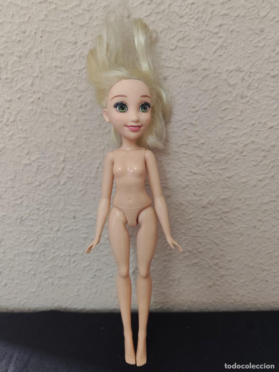 Mu&ntilde;ecas modernas: B4 Mu&ntilde;eca Rapunzel sin ropa Disney Hasbro 2015 - Foto 1