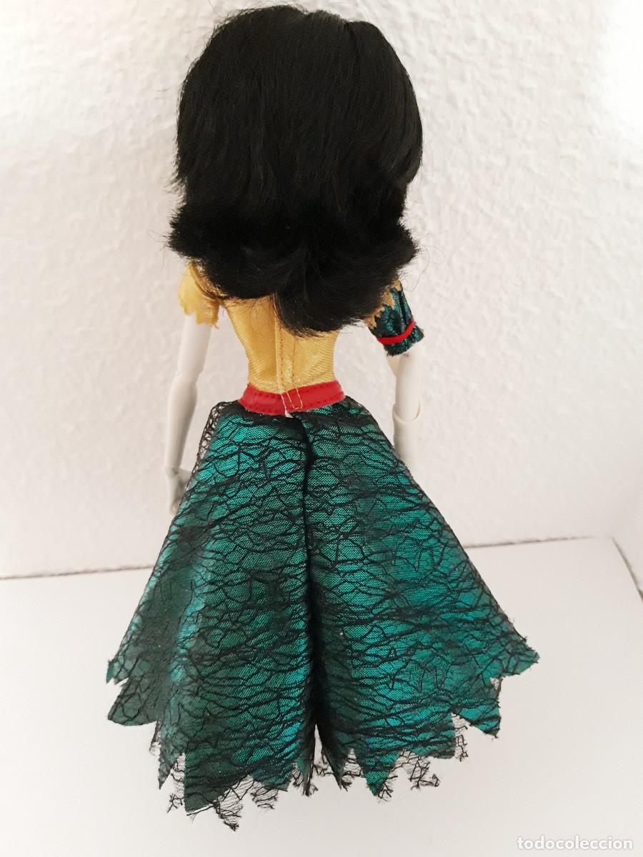 Mu&ntilde;ecas modernas: Princesa Zombie Blancanieves - Foto 3