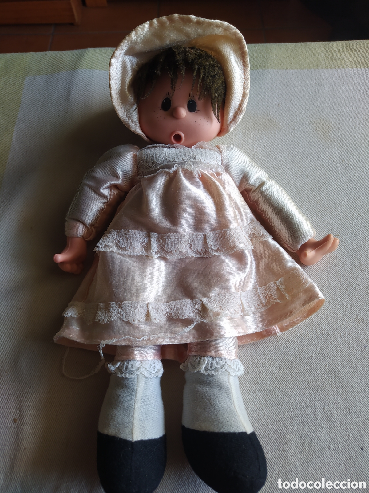 Mu&ntilde;ecas modernas: Mu&ntilde;eca antigua que se chupa el dedo - Foto 1