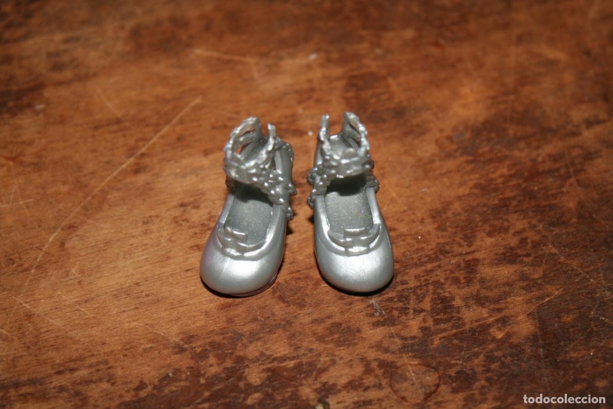 Mu&ntilde;ecas modernas: zapatos mu&ntilde;eca monster sprectra - Foto 1