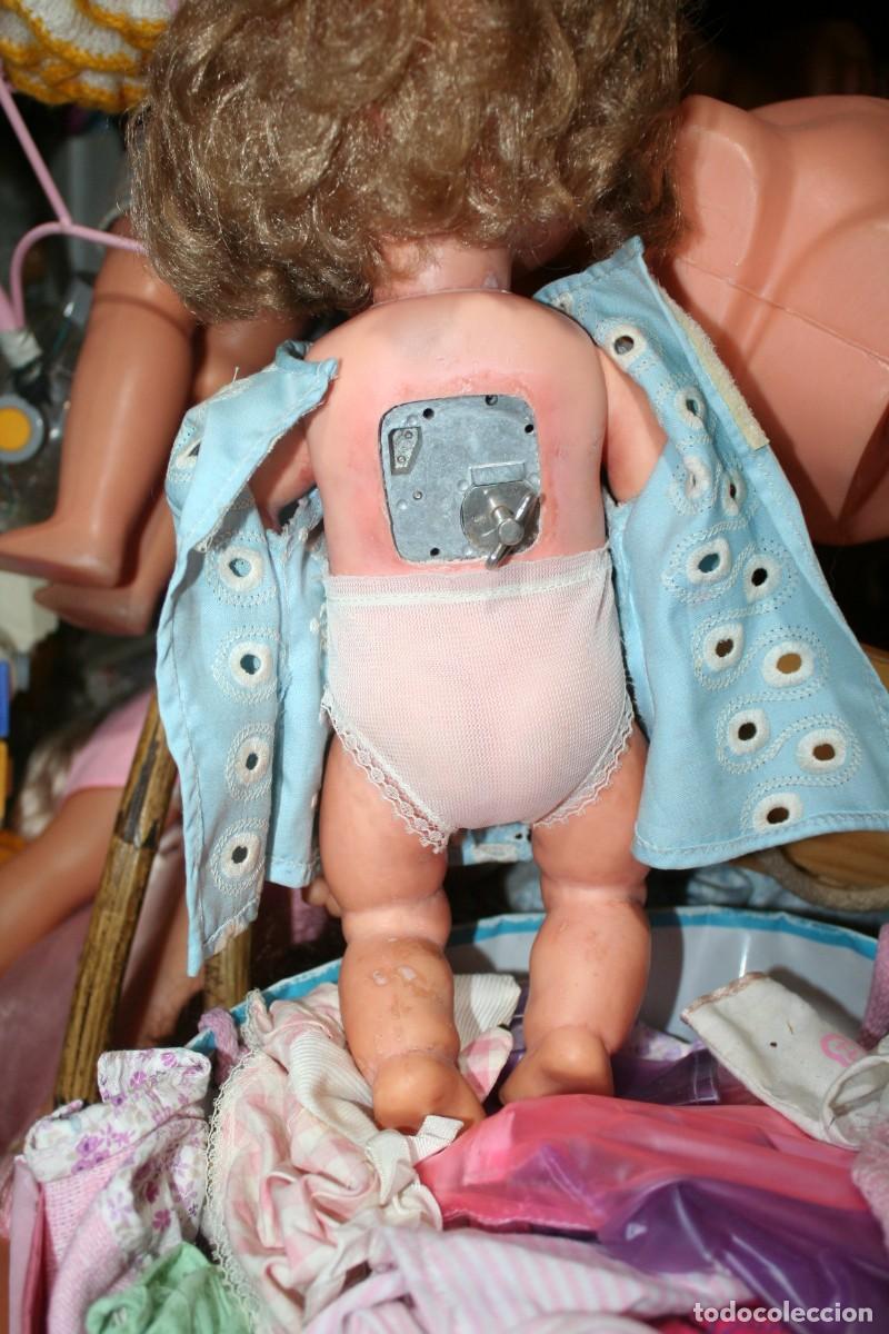 Mu&ntilde;ecas modernas: antigua mu&ntilde;eca a cuerda funciona - Foto 5