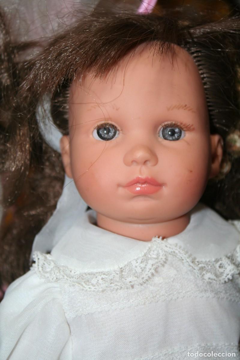 Mu&ntilde;ecas modernas: mu&ntilde;eca marcada asi comunion - Foto 3