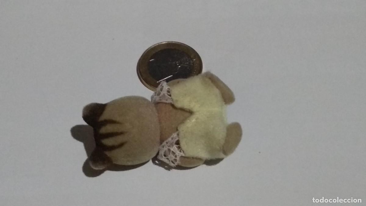Mu&ntilde;ecas modernas: FIGURA Sylvanian Families - Foto 2