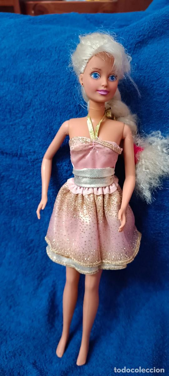 Mu&ntilde;ecas modernas: Mu&ntilde;eca de Hasbro 1994 similar Barbie - Foto 5