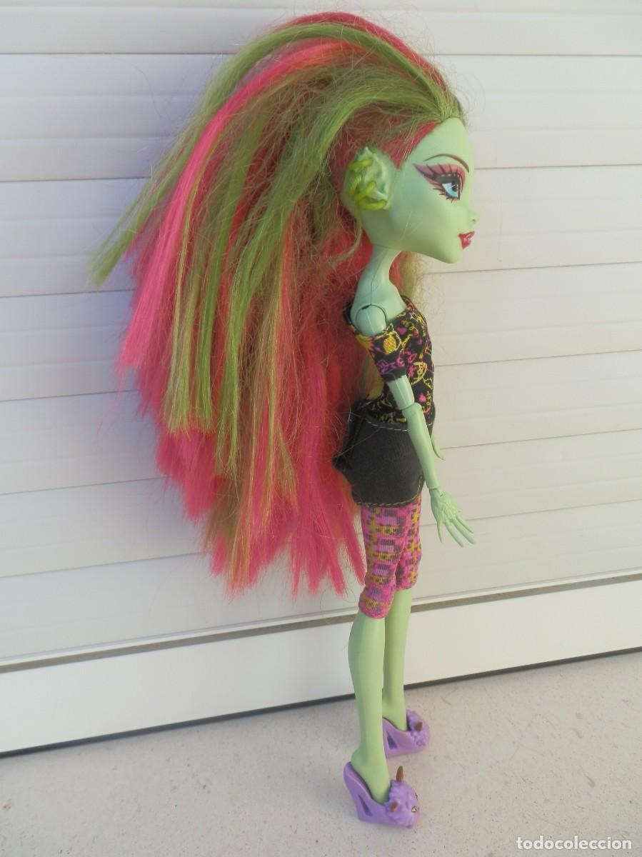 Mu&ntilde;ecas modernas: Monster High, Venus McFlytrap. EN LA NUCA 2011 MATTEL Y EN LA PELVIS 2009 MATTEL. - Foto 3