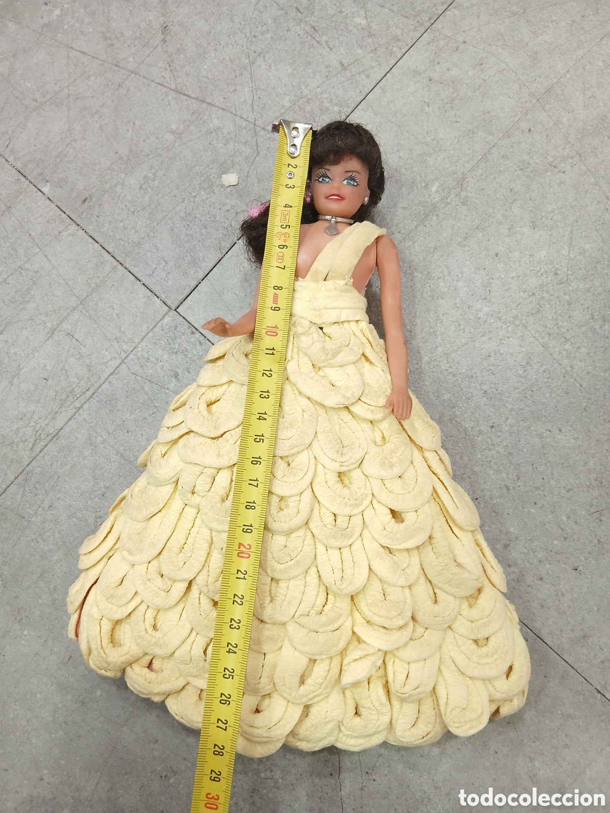 Mu&ntilde;ecas modernas: Mu&ntilde;eca con traje hecho a mano. (L41) - Foto 2