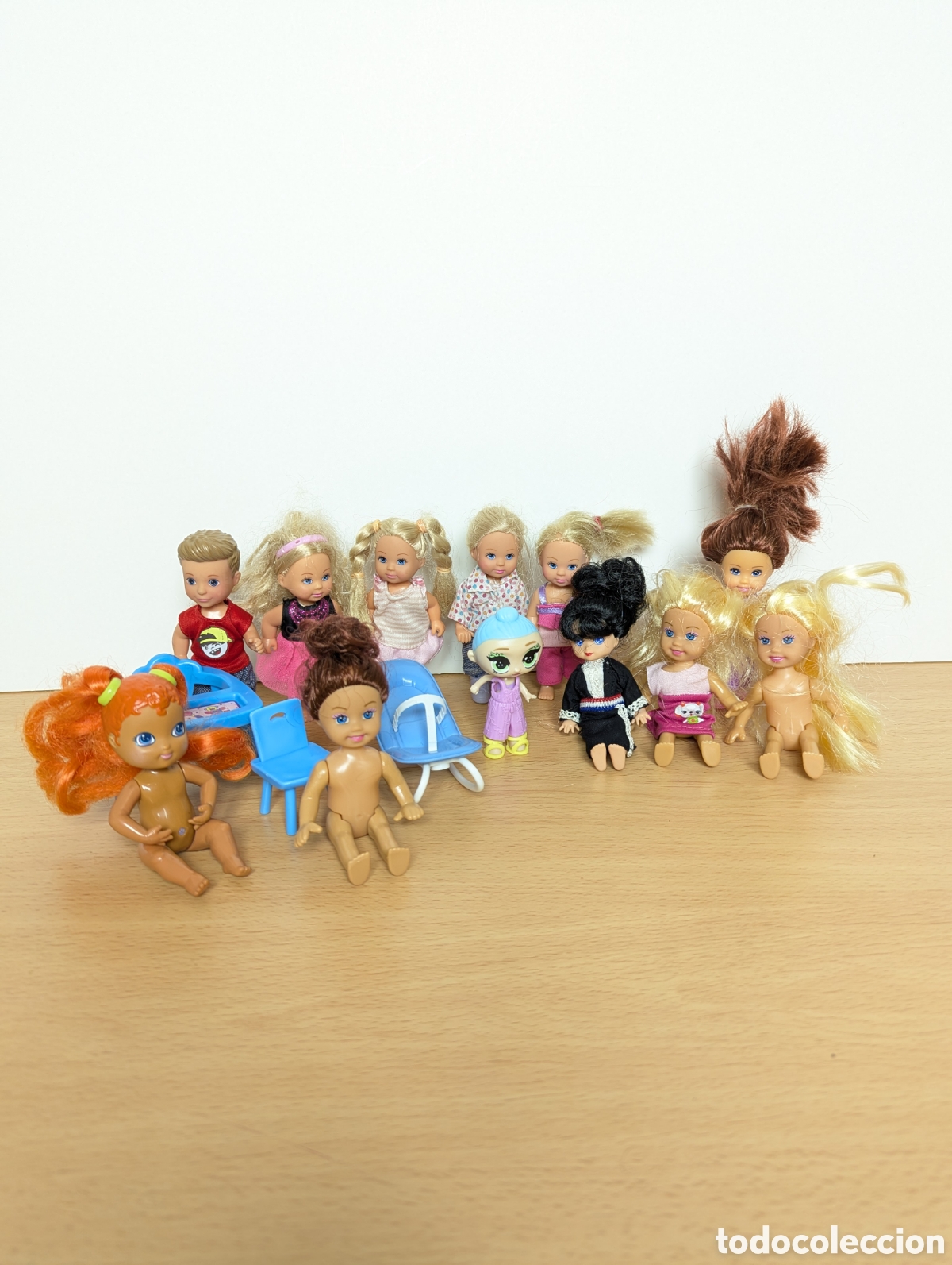 Mu&ntilde;ecas modernas: Lote 12 mu&ntilde;ecas peque&ntilde;as - Foto 1