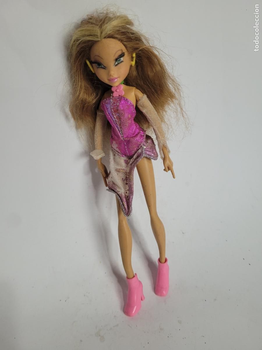 Mu&ntilde;ecas modernas: mu&ntilde;eca winx club flora pixie magic antigua doll - Foto 1