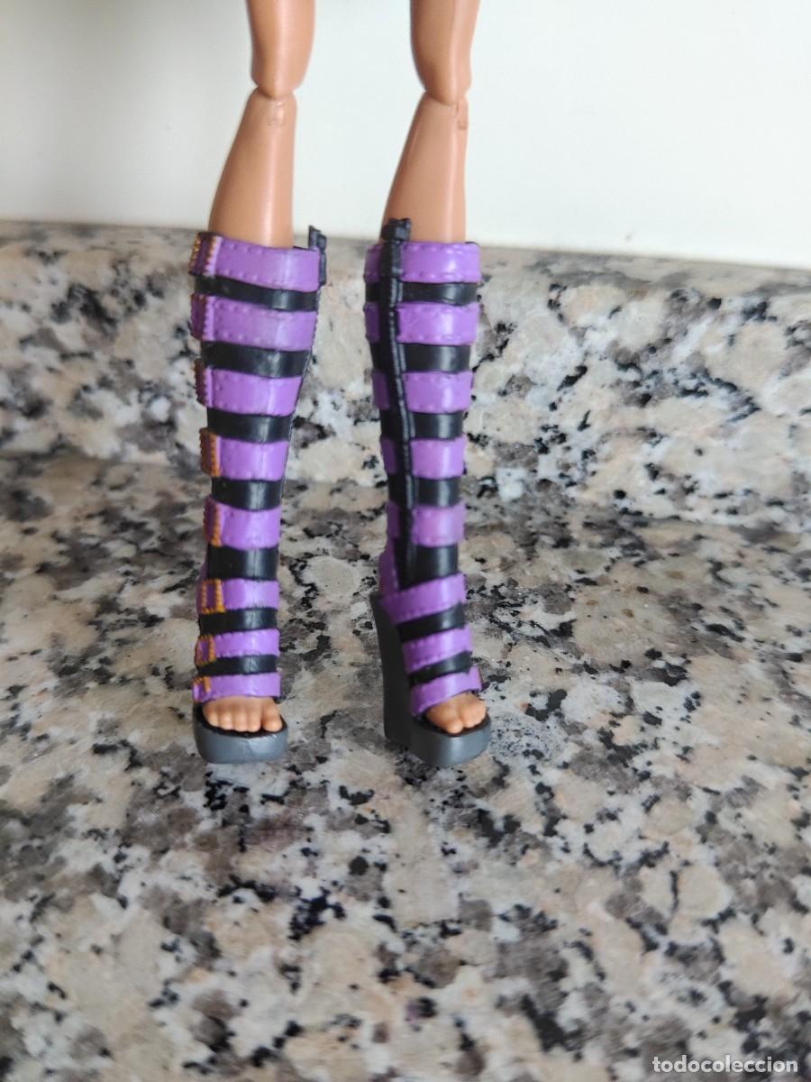 Mu&ntilde;ecas modernas: Monster High Clawdeen Wolf. 2012 - Foto 4