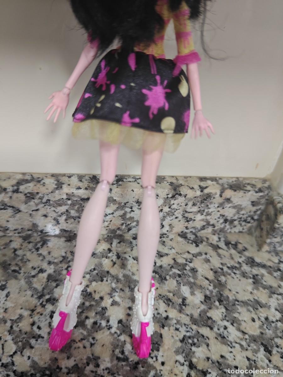 Mu&ntilde;ecas modernas: Monster High Draculaura Art Class - Foto 6
