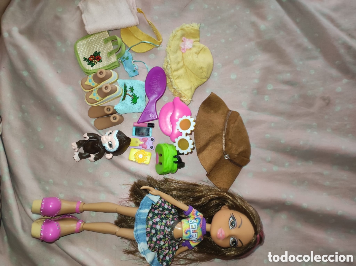 Mu&ntilde;ecas modernas: Mu&ntilde;eca Bratz Selfie con accesorios - Foto 1