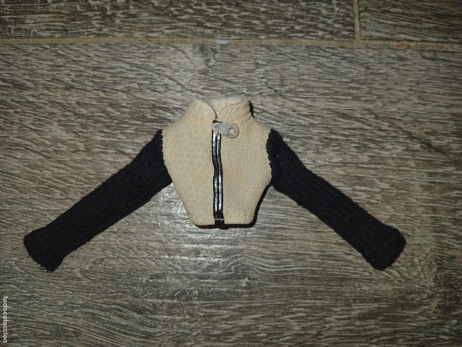 Mu&ntilde;ecas modernas: Camiseta a de mu&ntilde;eca Bratz - Foto 1