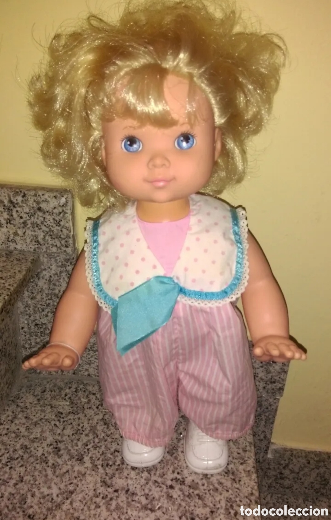 Mu&ntilde;ecas modernas: Bea anda y gatea Hasbro - Foto 1