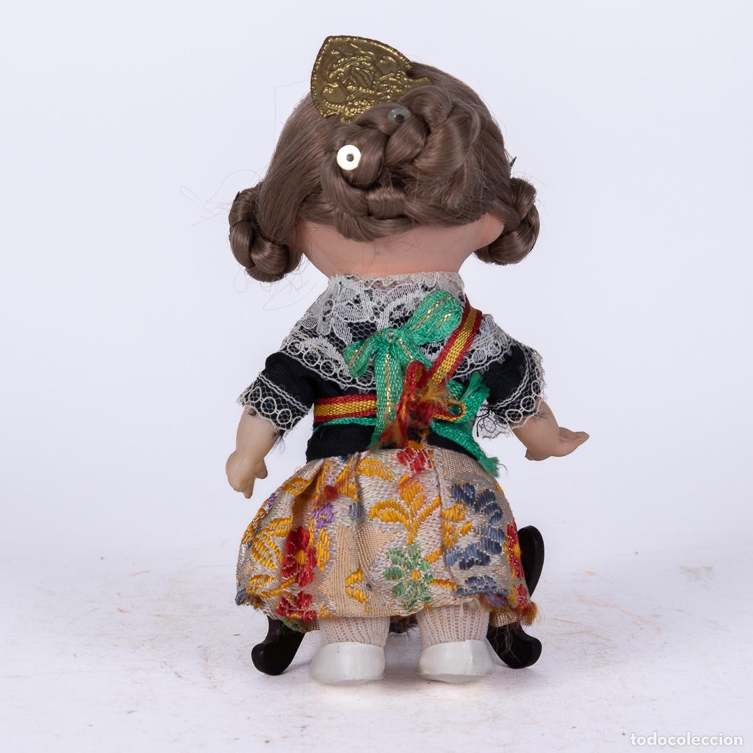 Mu&ntilde;ecas modernas: MU&Ntilde;ECA CON TRAJE TIPICO EN PERFECTO ESTADO - Foto 4