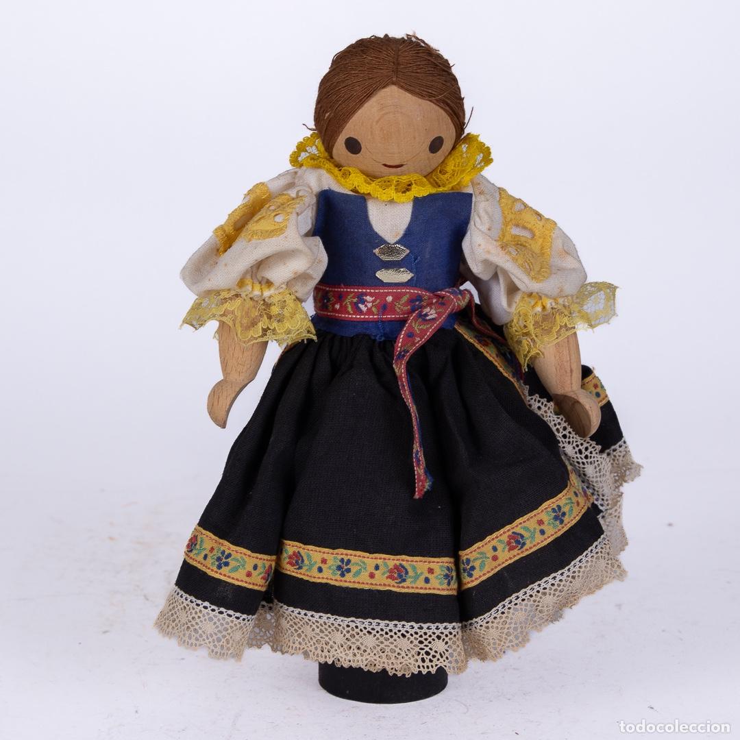 Mu&ntilde;ecas modernas: MU&Ntilde;ECA DE MADERAEN PERFECTO ESTADO - Foto 1