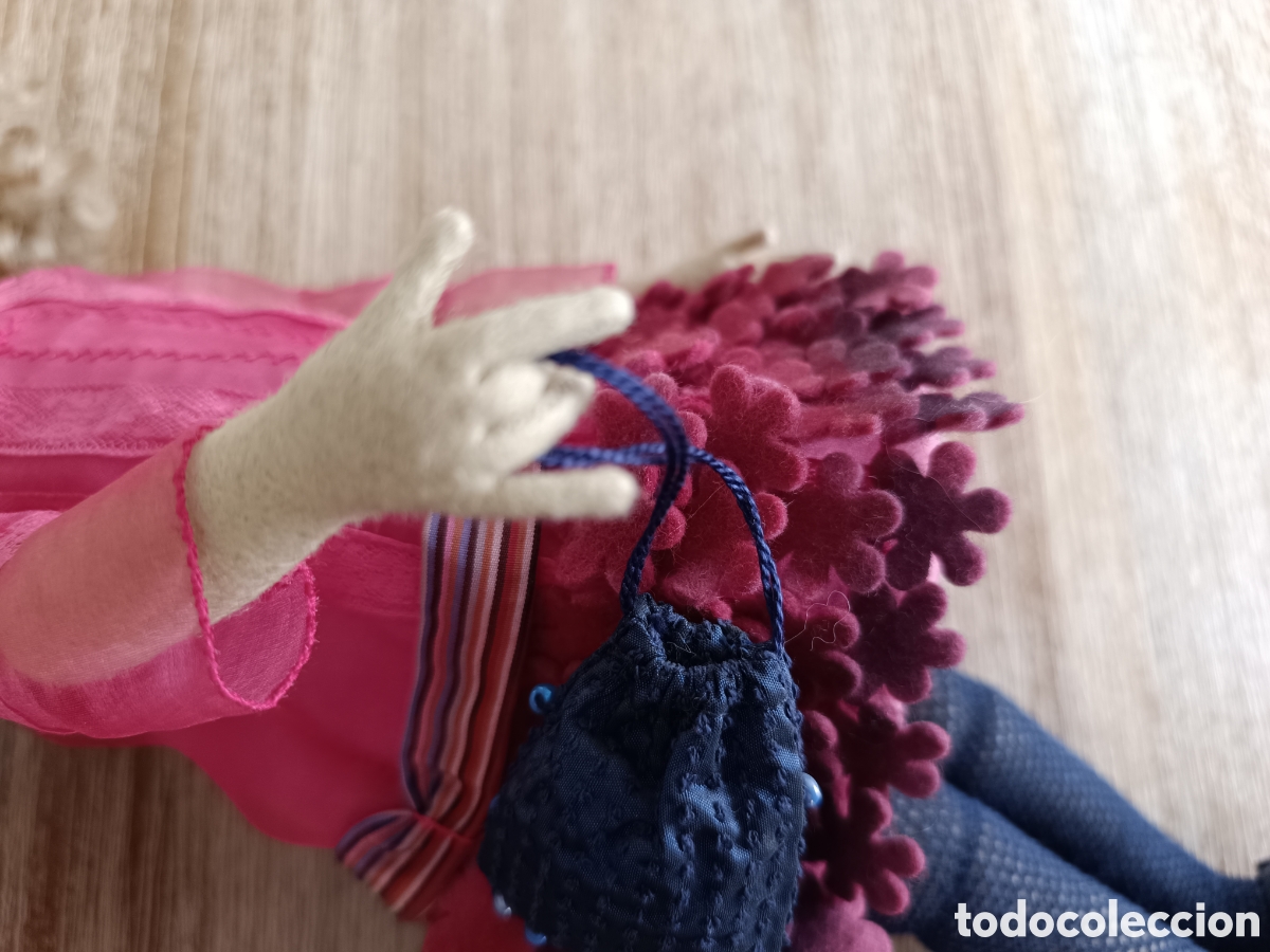 Mu&ntilde;ecas modernas: Mu&ntilde;eca fieltro marca Maggie iacono - Foto 12