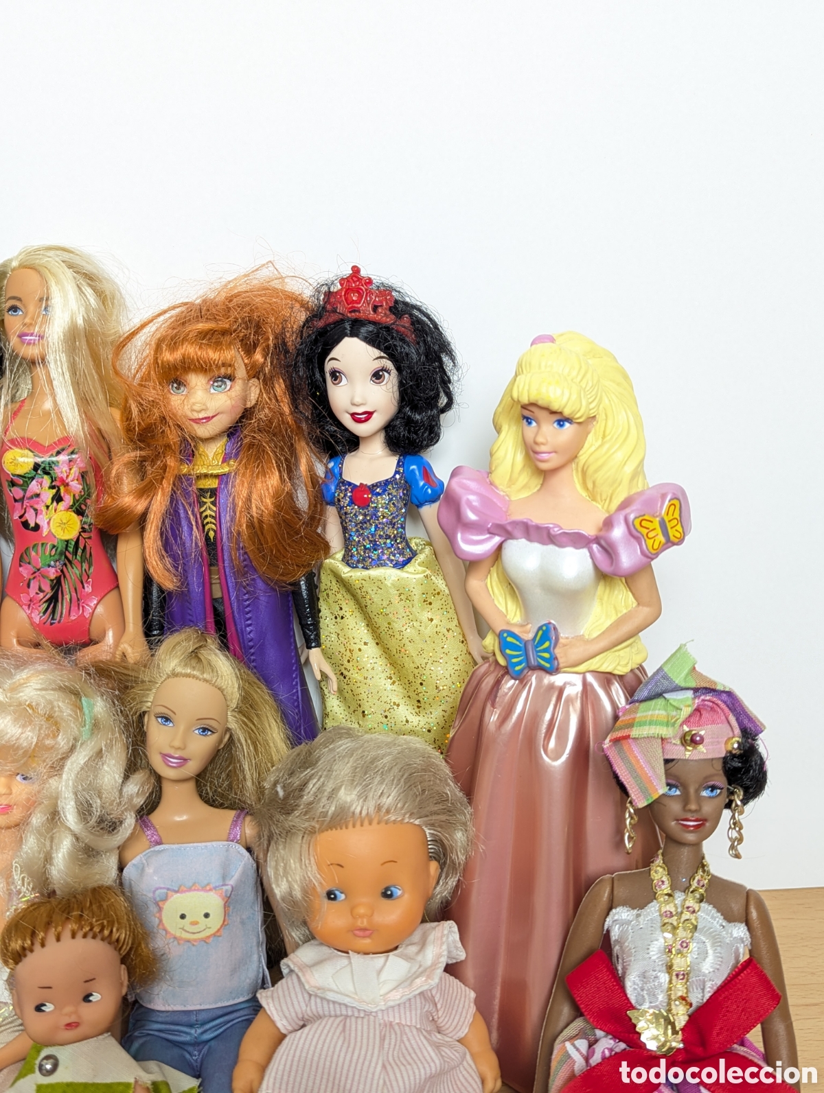 Mu&ntilde;ecas modernas: Lote 16 mu&ntilde;ecas variadas Barbie, Disney... - Foto 3