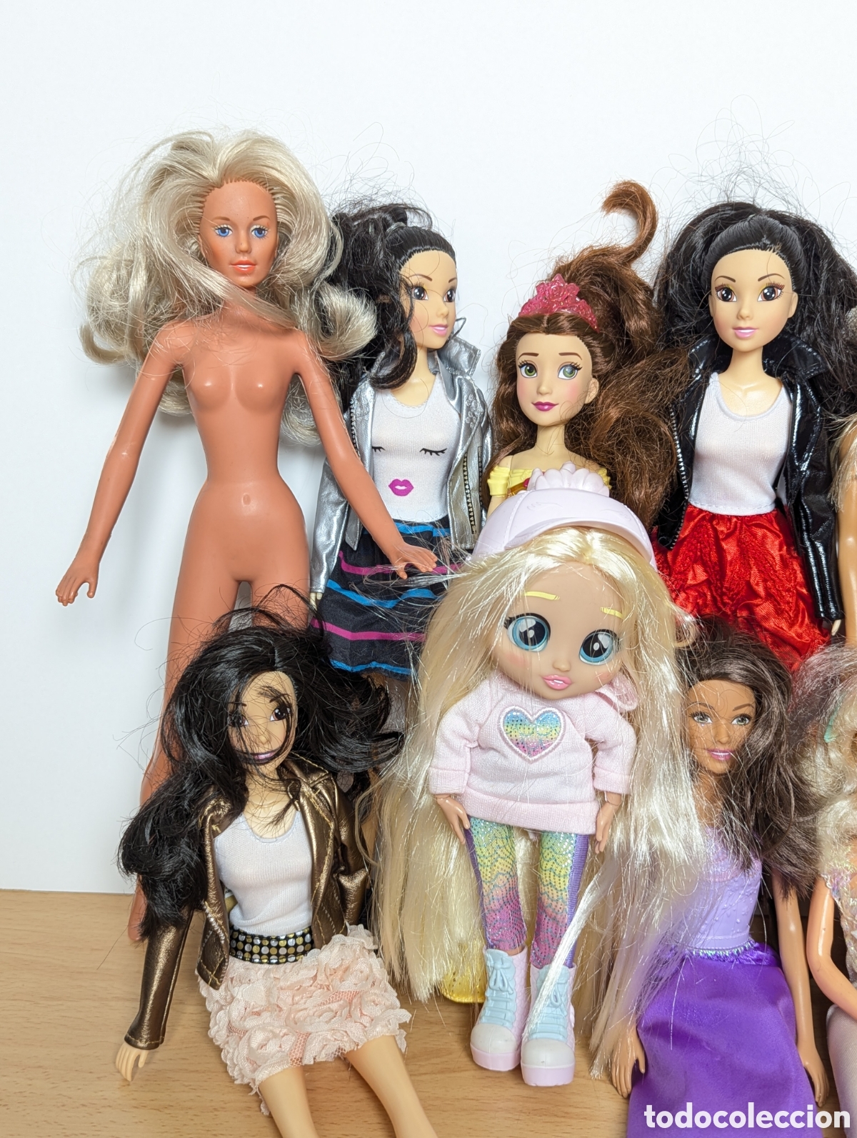 Mu&ntilde;ecas modernas: Lote 16 mu&ntilde;ecas variadas Barbie, Disney... - Foto 6